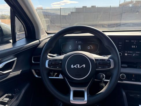 Used 2025 Kia Sportage LX image 33