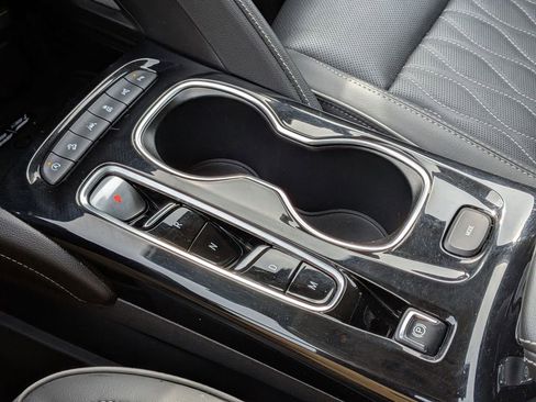 Used 2023 Buick Envision Avenir image 19