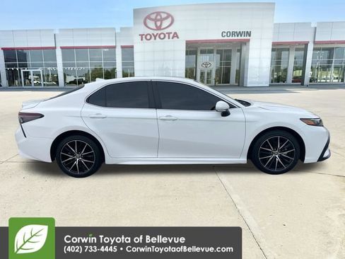 Used 2024 Toyota Camry SE FWD image 6