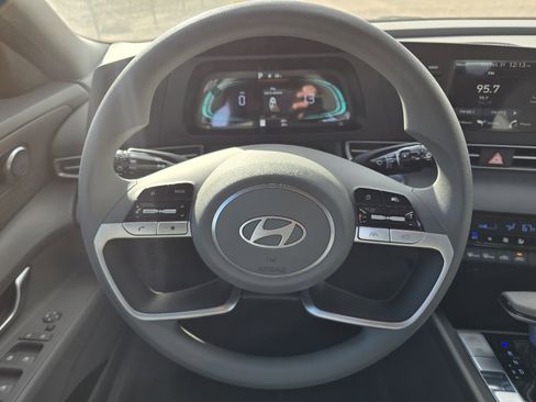 New 2025 Hyundai Elantra Blue image 28