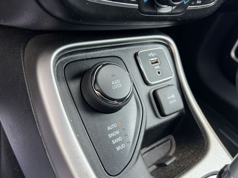Used 2021 Jeep Compass Sport w/ Cold Weather Group AWD/4WD image 30