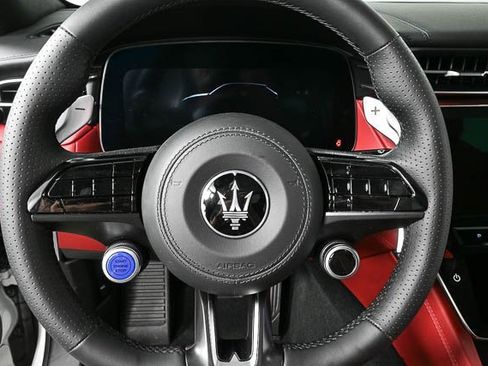 New 2025 Maserati Grecale Modena image 9