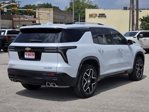 Used 2026 Chevrolet Traverse High Country FWD image 6