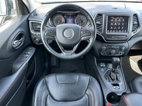Used 2019 Jeep Cherokee Trailhawk AWD/4WD image 12