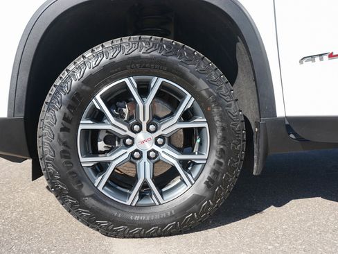 Used 2024 GMC Acadia AT4 w/ Luxury Package AWD/4WD image 31