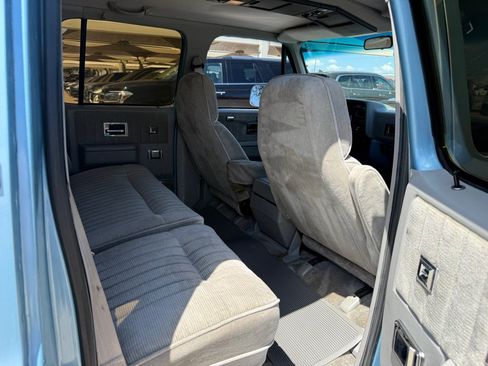 Used 1991 Chevrolet Suburban 2WD image 17