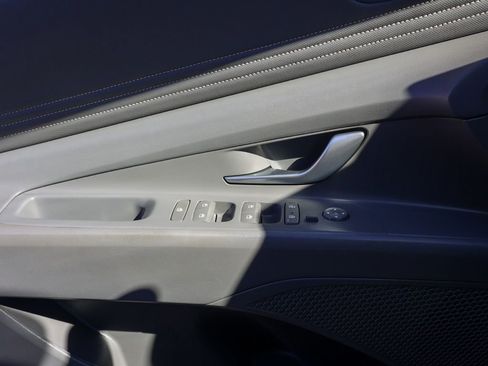 Used 2023 Hyundai Elantra SEL w/ Convenience Package image 27