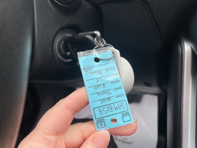 Used 2025 Toyota RAV4 LE AWD/4WD image 18