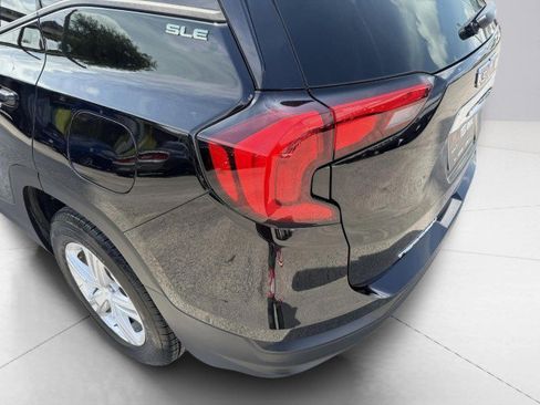 Used 2020 GMC Terrain SLE image 12