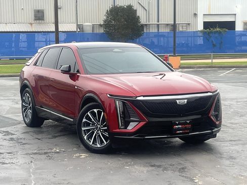 Used 2024 Cadillac Lyriq Sport RWD image 6