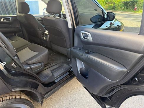 Used 2018 Nissan Pathfinder S AWD/4WD image 24