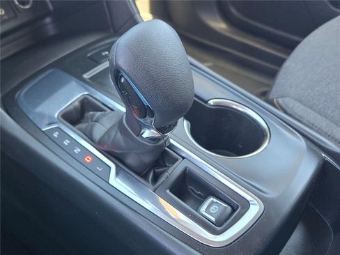 Used 2023 Chevrolet Equinox LT FWD image 23