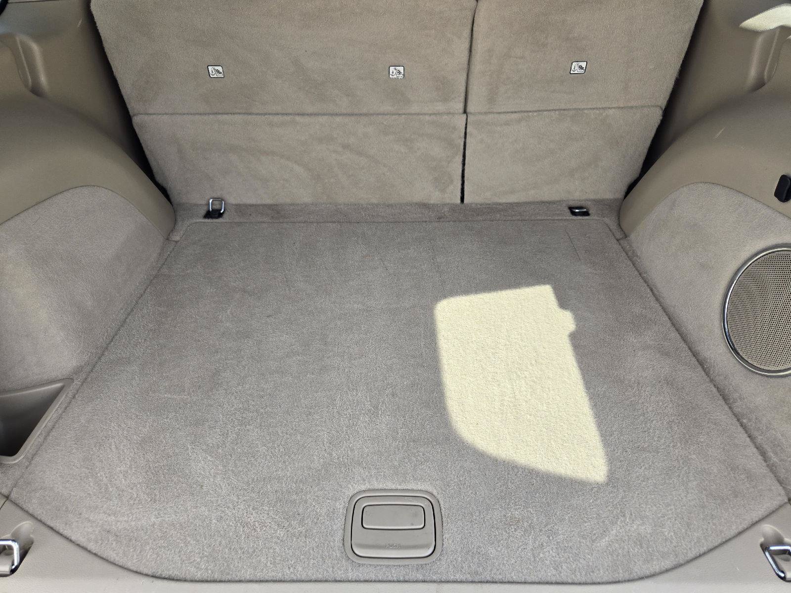 Used 2019 Jeep Grand Cherokee Overland RWD image 32