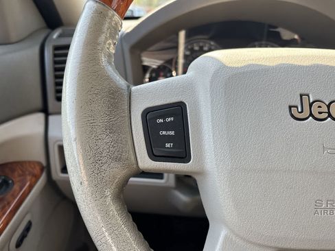 Used 2006 Jeep Grand Cherokee Overland AWD/4WD image 10
