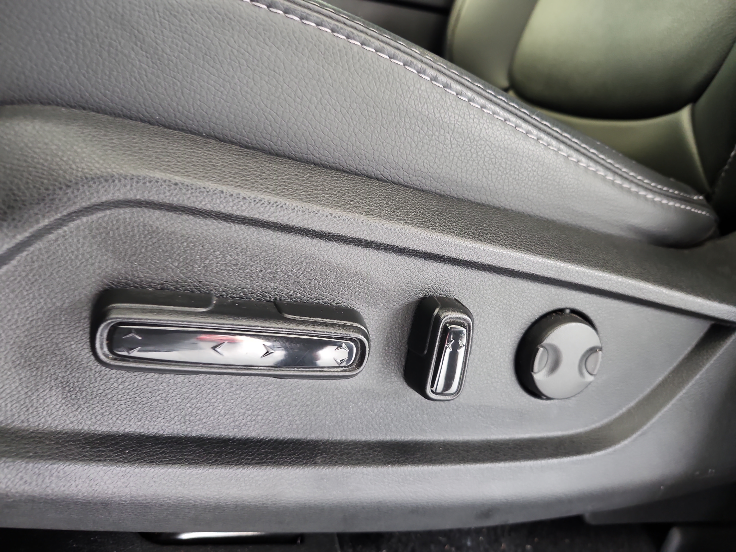Certified 2025 Honda Pilot EX-L image 15