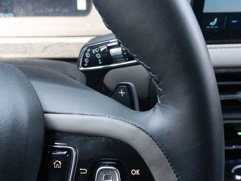 Used 2025 Lincoln Corsair Reserve FWD image 32