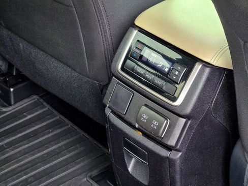 Used 2021 Subaru Ascent Premium w/ Convenience Package image 37