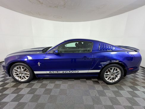 Used 2013 Ford Mustang Premium RWD image 2