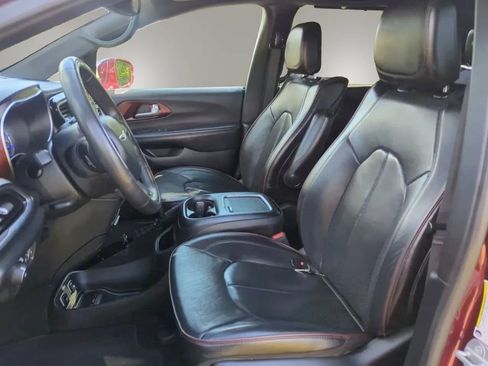 Used 2020 Chrysler Pacifica Limited FWD image 12