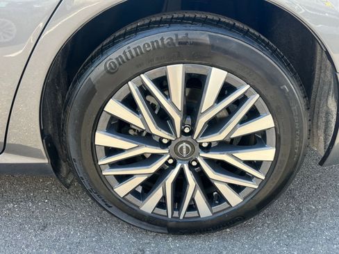 Used 2025 Nissan Altima 2.5 SV FWD image 31