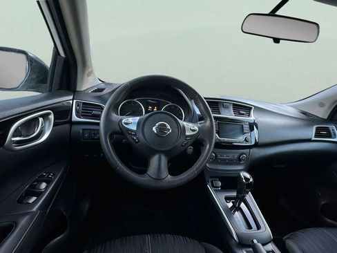 Used 2017 Nissan Sentra SV FWD image 19