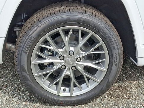 New 2025 Jeep Grand Cherokee L Summit w/ Luxury Tech Group V image 5