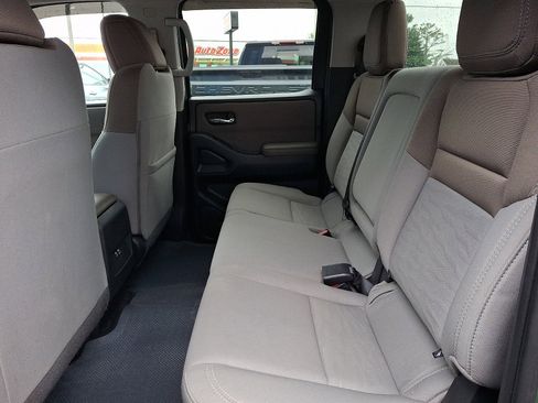 Used 2024 Nissan Frontier SV AWD/4WD image 9
