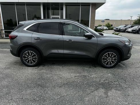 New 2025 Ford Escape Base image 7