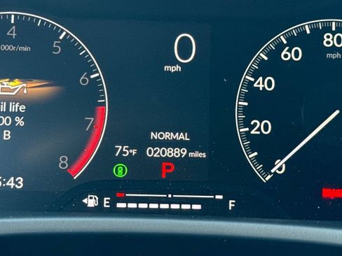 Used 2025 Honda Civic Sport image 26