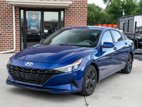 Used 2021 Hyundai Elantra SEL FWD image 1