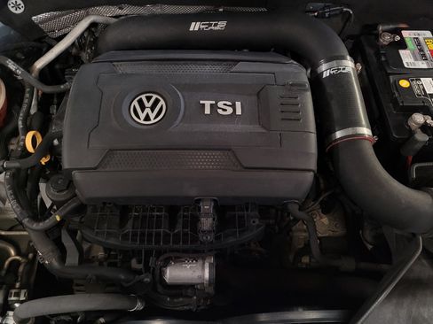 Used 2016 Volkswagen Jetta Sport w/ Lighting Package FWD image 30