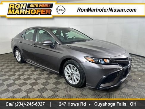 Used 2024 Toyota Camry SE image 1