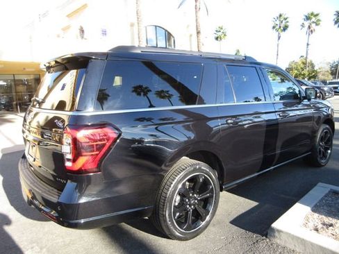 Certified 2022 Ford Expedition Max Limited image 3