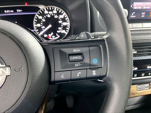 Used 2023 Nissan Rogue SV AWD/4WD image 19