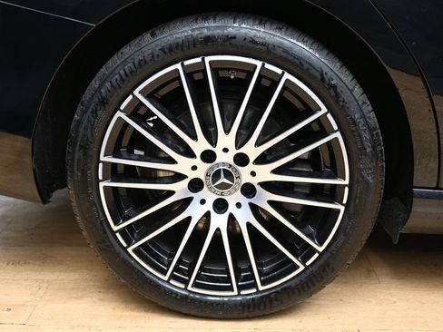Used 2024 Mercedes-Benz C 300 Sedan image 13