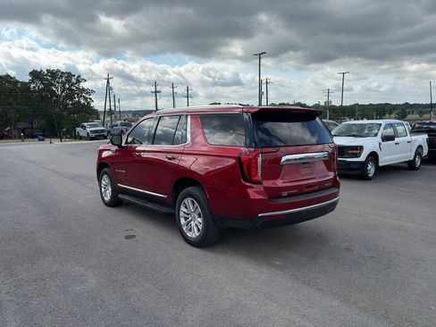 Used 2024 GMC Yukon SLT RWD image 2