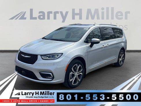 New 2026 Chrysler Pacifica Pinnacle image 1