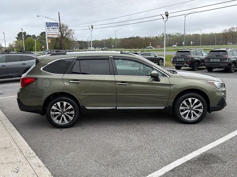 Used 2019 Subaru Outback 2.5i Touring image 5