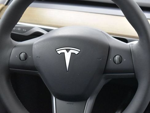 Used 2023 Tesla Model Y Long Range AWD/4WD image 12
