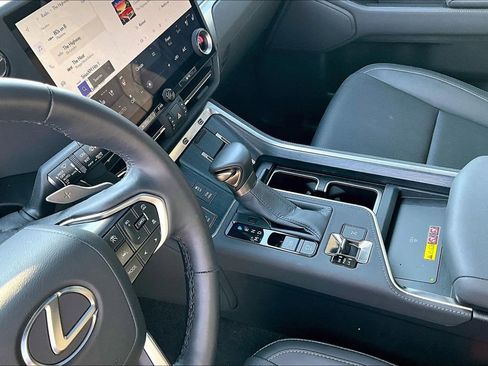 Used 2025 Lexus GX 550 w/ Cold Area Package image 18