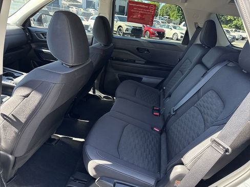 Used 2024 Nissan Pathfinder S w/ Cargo Package image 18