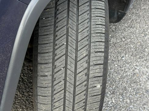 Used 2017 Jeep Grand Cherokee Limited image 16