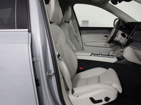 New 2026 Volvo XC90 T8 Ultra w/ Protection Package Premier image 10