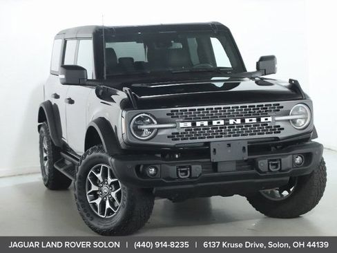 Used 2025 Ford Bronco Badlands AWD/4WD image 2