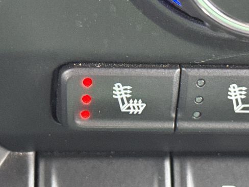 Used 2021 Chevrolet Silverado 1500 LTZ w/ Z71 Off-Road Package image 23