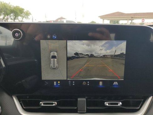 New 2026 Chevrolet Equinox LT w/ Safety and Technology Package FWD image 24