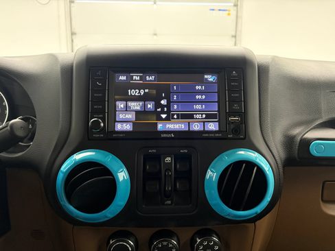 Used 2018 Jeep Wrangler Unlimited Rubicon w/ Dual Top Group AWD/4WD image 20
