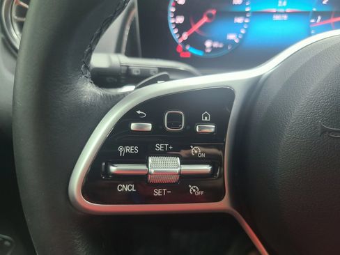 Used 2021 Mercedes-Benz GLB 250 4MATIC image 30