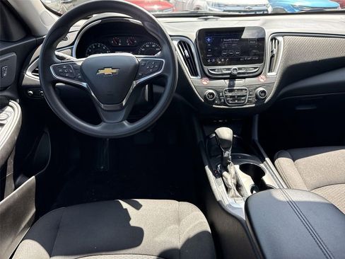 Used 2025 Chevrolet Malibu LT FWD image 18