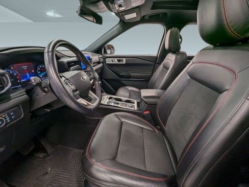 Used 2022 Ford Explorer ST-Line w/ Class IV Trailer Tow Package image 4